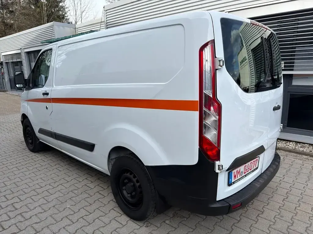 Gebraucht Ford Transit Custom 105 PS (77 kW) 2018 Weiß Van / Kleinbus