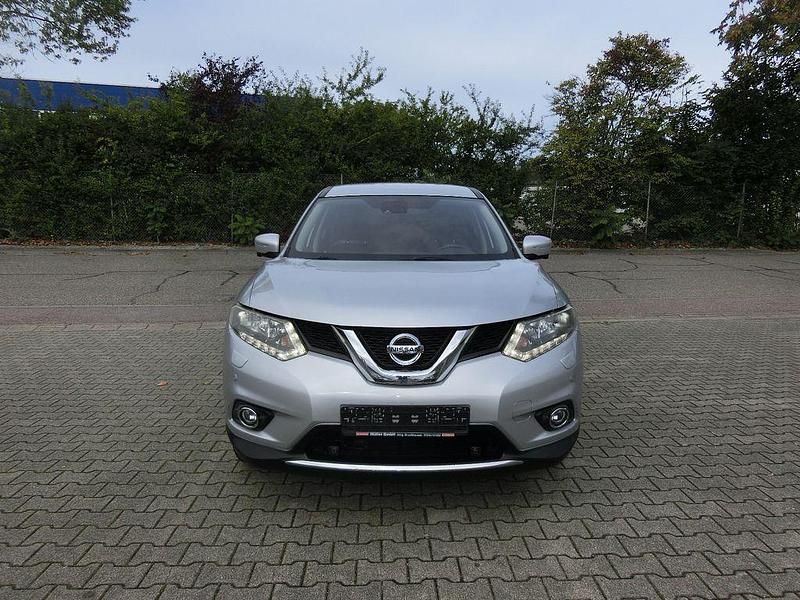 Silber Gebraucht 2015 Nissan X-Trail 360º SUV | 8.650 € (Fairer Preis) - Bild 1/4