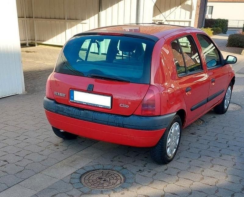 Gebraucht Renault Clio II 58 PS (42 kW) 1998 Rot Limousine