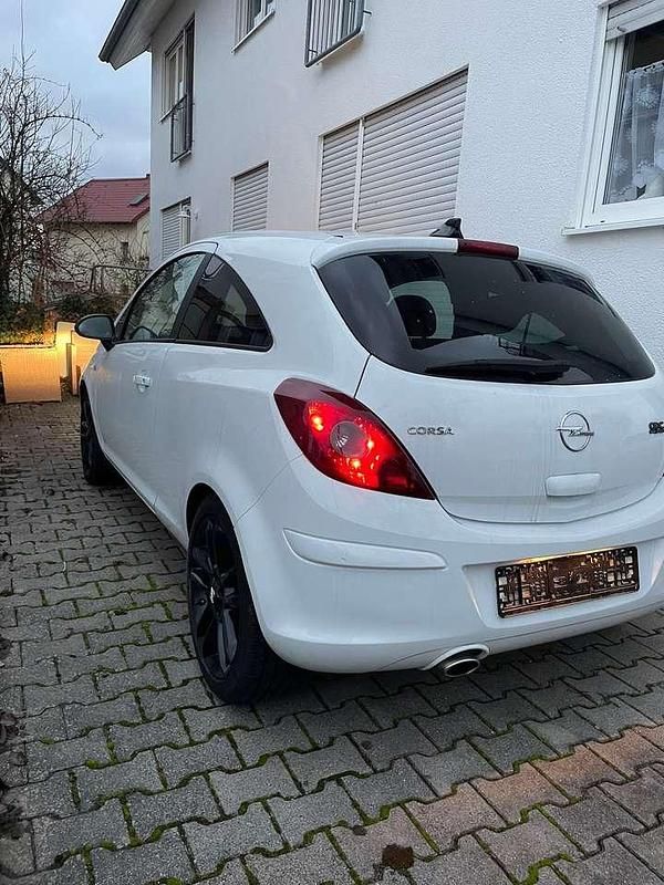Gebraucht Opel Corsa 87 PS (63 kW) 2010 Weiß Kleinwagen