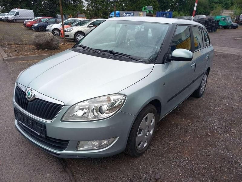 9559 Gebraucht 2010 Skoda Fabia Ambiente Kleinwagen | 2.950 € (Fairer Preis) - Bild 1/4