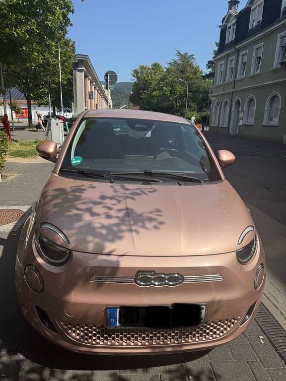 Rot Gebraucht 2022 Fiat 500e Icon Limousine | 13.000 € (Superpreis) - Bild 1/4
