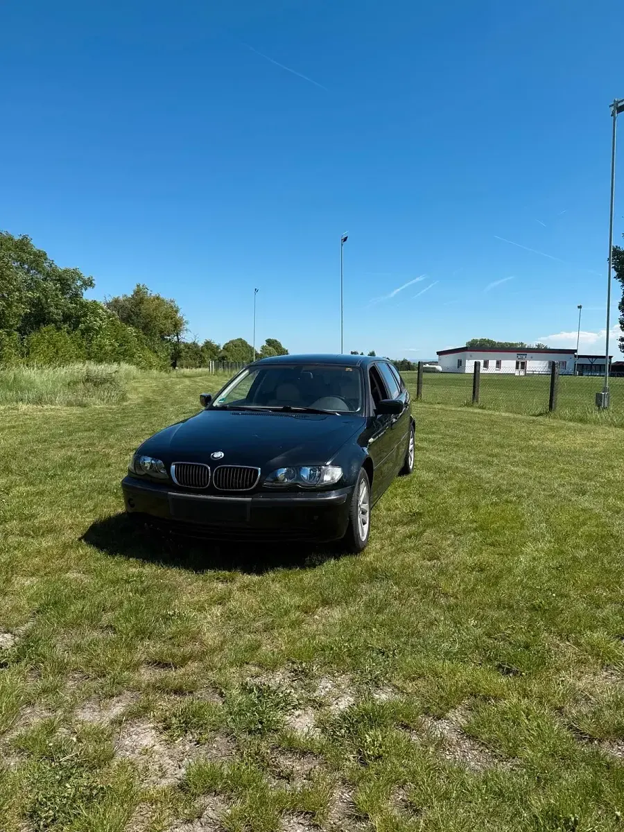 Gebraucht BMW 318 143 PS (105 kW) 2002 Schwarz Kombi