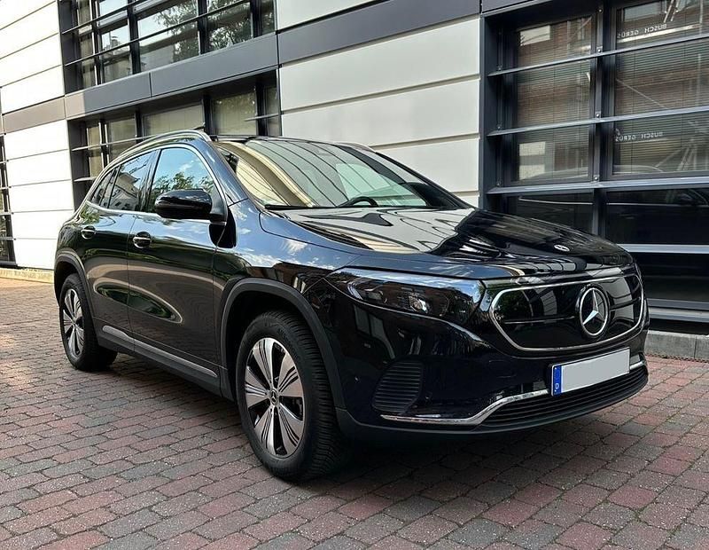 Schwarz Gebraucht 2023 Mercedes EQA250 SUV | 32.350 € (Superpreis) - Bild 1/4
