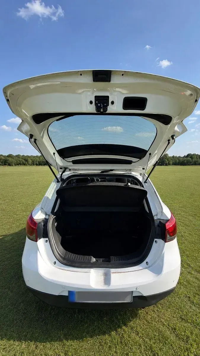 Gebraucht Mazda 2 Edition 90 PS (66 kW) 2015 Weiß Kleinwagen
