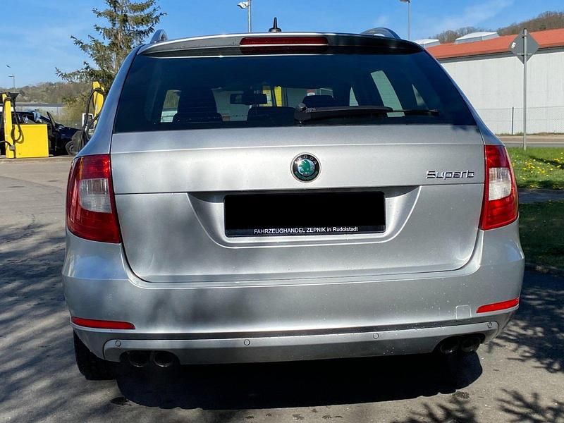 Gebraucht Skoda Superb Elegance 260 PS (191 kW) 2010 Silber Kombi