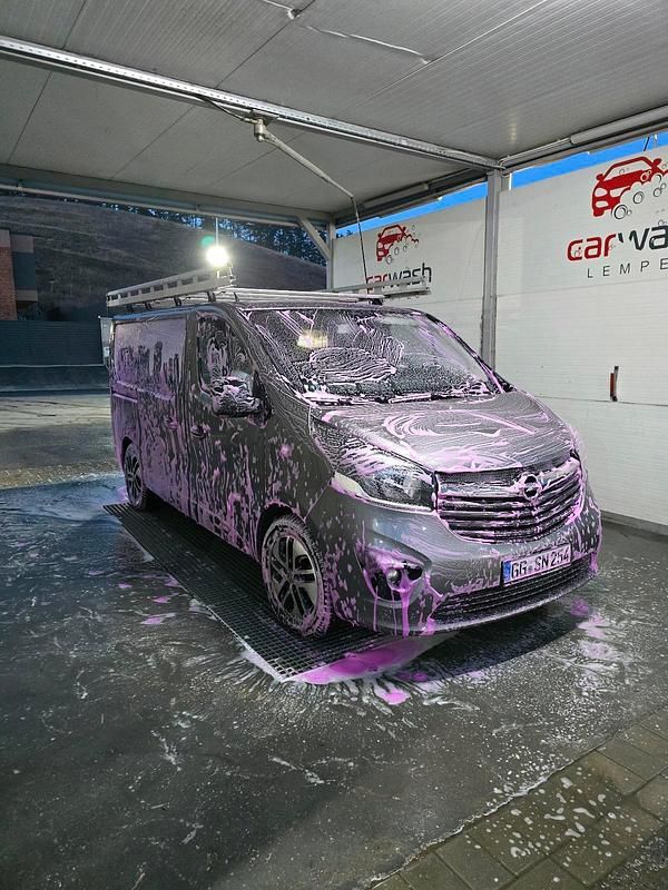 Grau Gebraucht 2015 Opel Vivaro Van | 9.300 € (Superpreis) - Bild 1/4