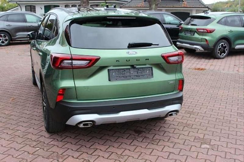 Gebraucht Ford Kuga Active X 243 PS (178 kW) 2024 Bursting green SUV