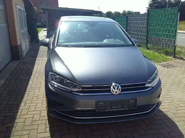 Gebraucht VW Golf VII United 150 PS (110 kW) 2020 Indiumgrau metallic Van / Kleinbus