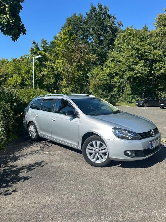 Silber Gebraucht 2011 VW Golf VI Style Kombi | 7.000 € (Etwas zu teuer) - Bild 1/4