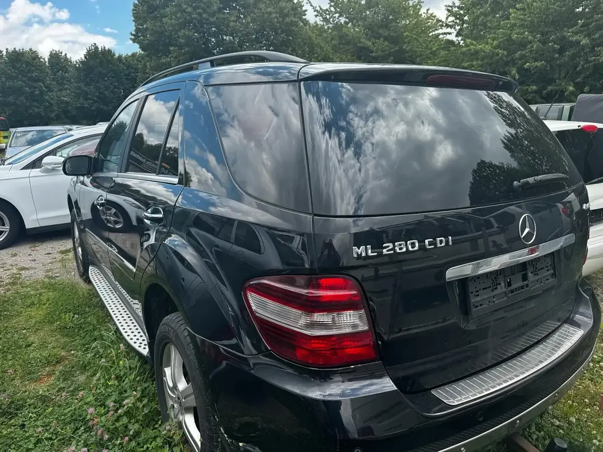 Gebraucht Mercedes ML280 190 PS (139 kW) 2008 Schwarz SUV
