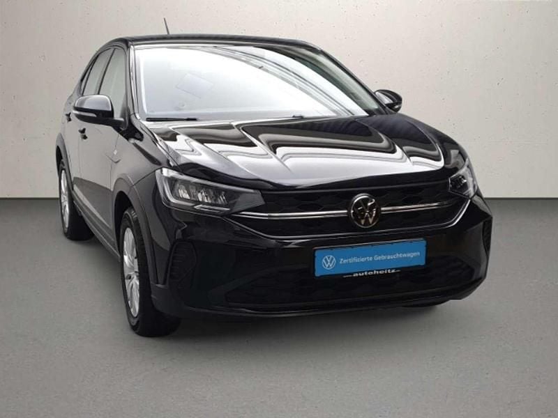 Gebraucht VW Taigo Basis 95 PS (69 kW) 2024 Deep black perleffekt SUV