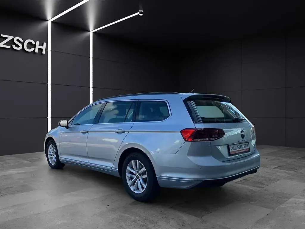 Gebraucht VW Passat Business 150 PS (110 kW) 2022 Silber Kombi