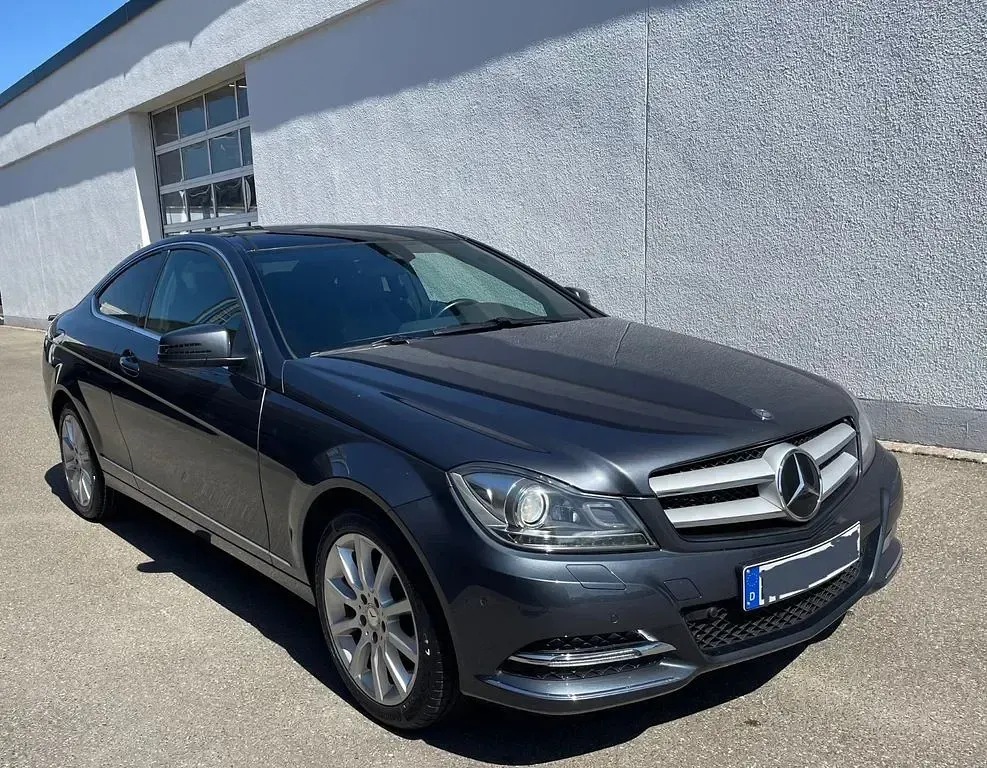 Gebraucht Mercedes C180 156 PS (114 kW) 2014 Grau Coupé