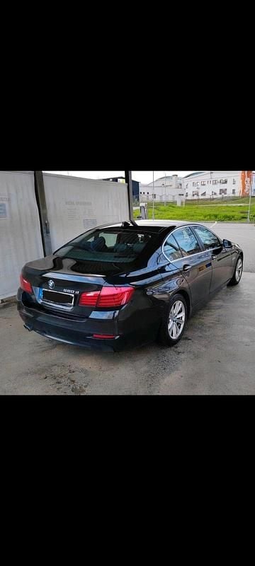 Schwarz Gebraucht 2014 BMW 520 Limousine | 10.999 € (Superpreis) - Bild 1/4