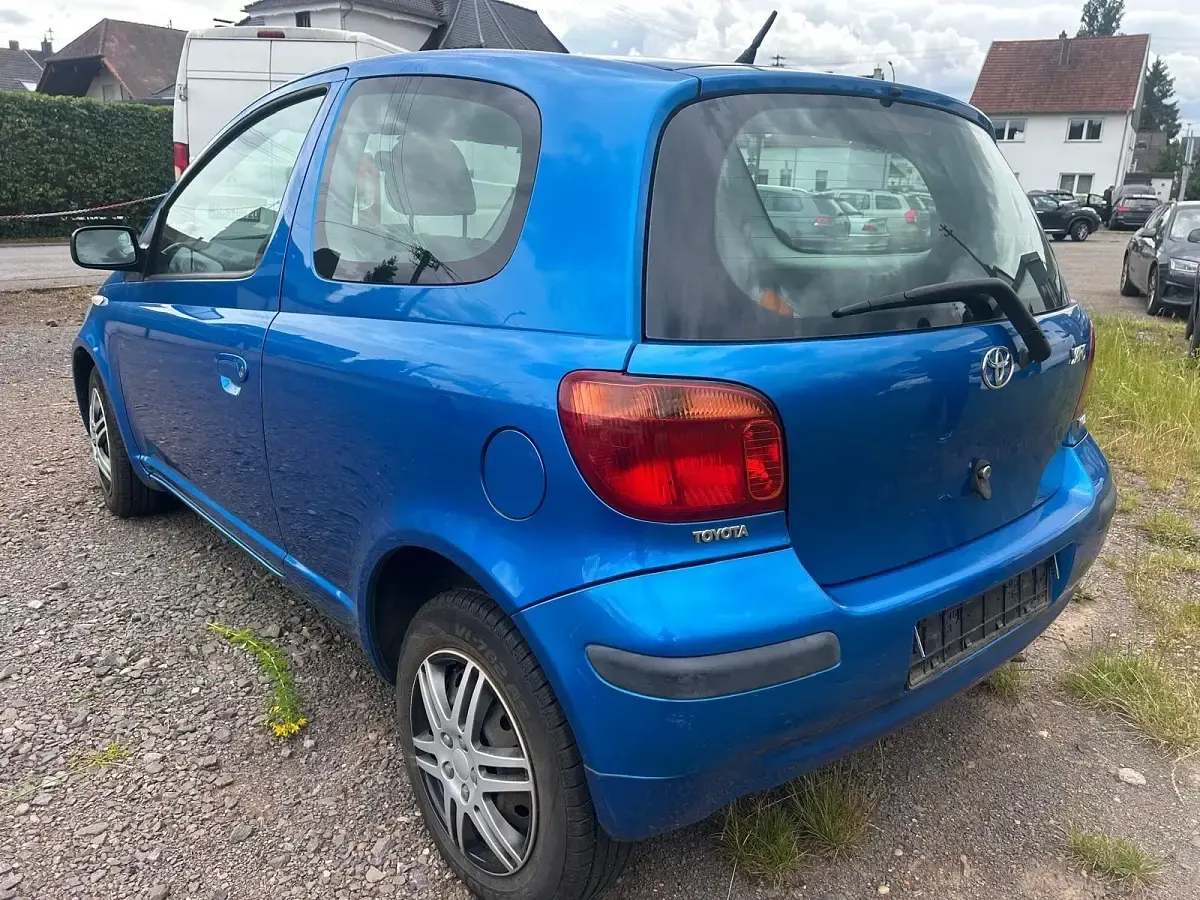 Gebraucht Toyota Yaris 64 PS (47 kW) 2003 Blau Kleinwagen