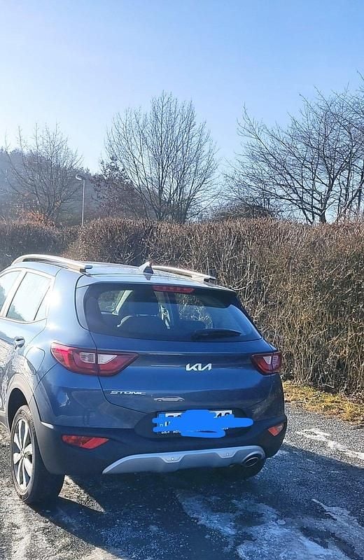 Blau Gebraucht 2023 Kia Stonic Vision SUV | 16.800 € (Superpreis) - Bild 1/4