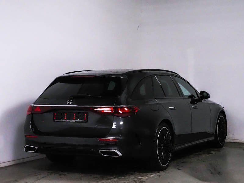 Gebraucht Mercedes E220 AMG 197 PS (144 kW) 2024 Grau Limousine