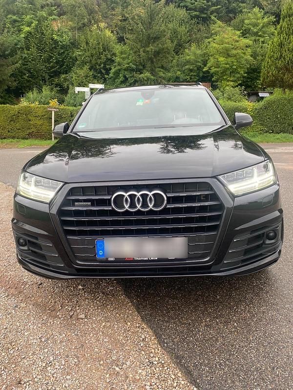 Schwarz Gebraucht 2017 Audi Q7 SUV | 29.500 € (Etwas zu teuer) - Bild 1/4