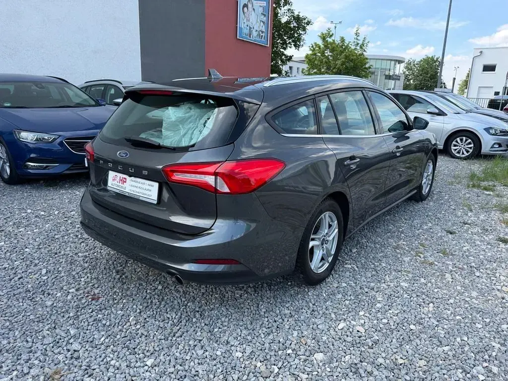 Gebraucht Ford Focus Cool & Connect 120 PS (88 kW) 2021 Grau Limousine