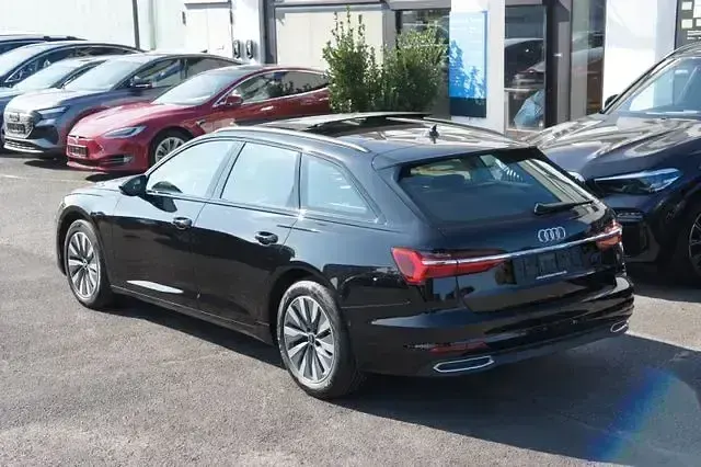 Gebraucht Audi A6 Basis 204 PS (150 kW) 2021 Schwarz Kombi