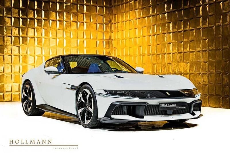 Weiß Neu 2025 Ferrari 12Cilindri Coupé | 546.805 € - Bild 1/4