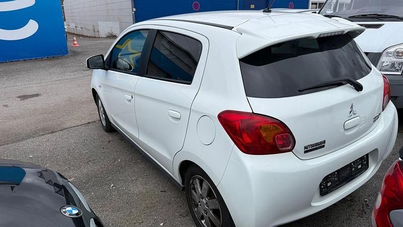 Gebraucht Mitsubishi Space Star 80 PS (58 kW) 2014 Alpine white Van / Kleinbus