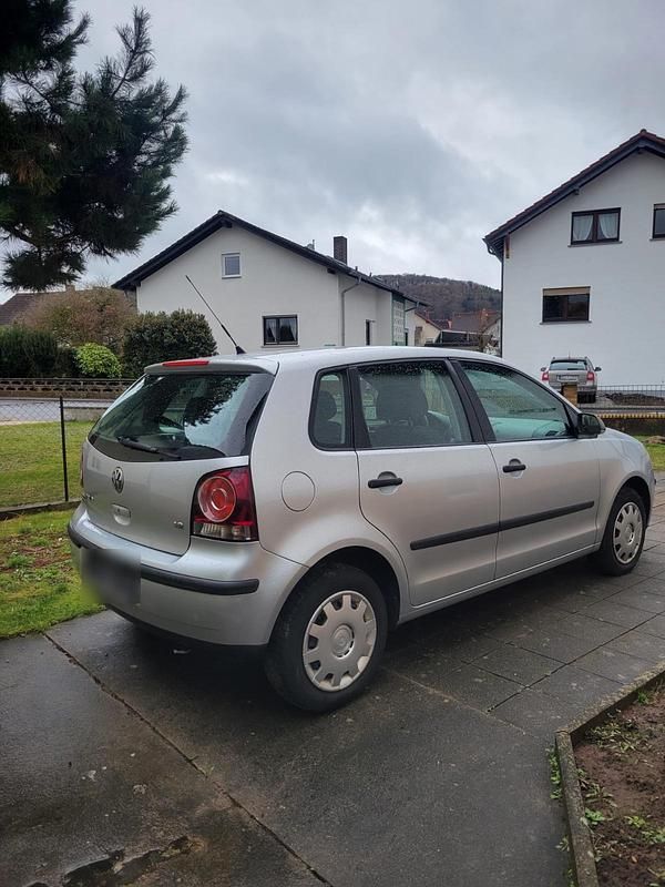 Gebraucht VW Polo 64 PS (47 kW) 2005 Silber Kleinwagen