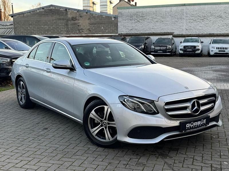 Gebraucht Mercedes E220 Avantgarde 194 PS (142 kW) 2018 Silber Limousine