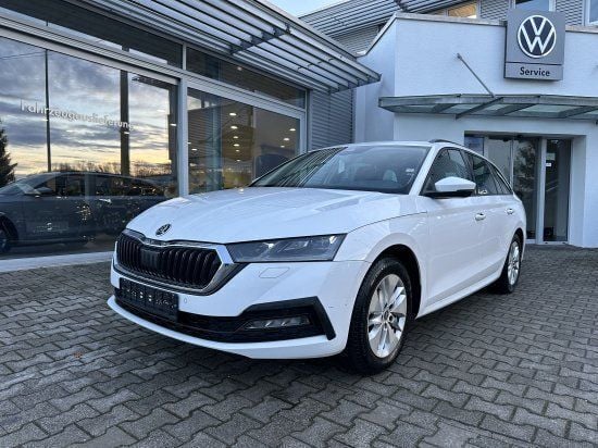 Candy weiß Gebraucht 2021 Skoda Octavia First Edition Kombi | 17.480 € (Fairer Preis) - Bild 1/4