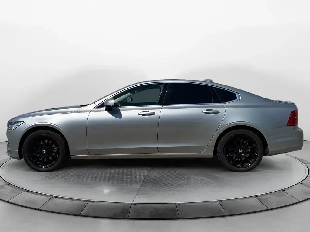 Gebraucht Volvo S90 Momentum 250 PS (183 kW) 2018 Grau Limousine