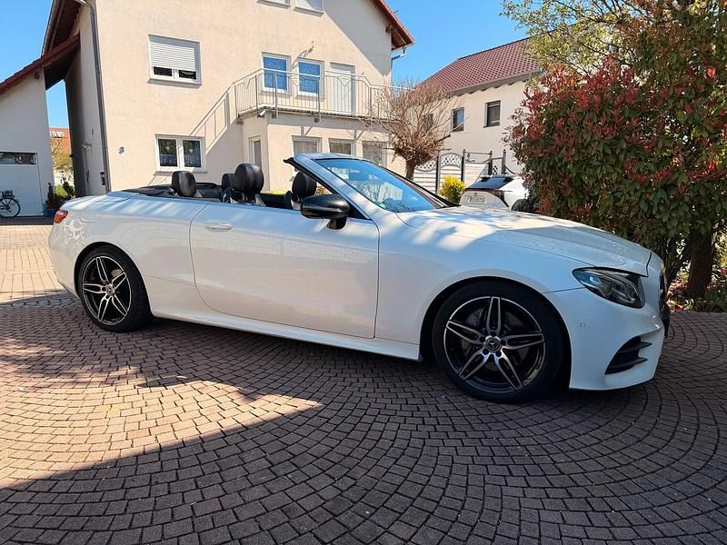 Gebraucht Mercedes E200 AMG 184 PS (135 kW) 2018 Weiß Cabrio
