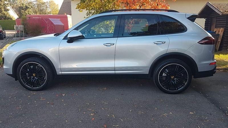 Silber Gebraucht 2016 Porsche Cayenne S SUV | 40.999 € (Teuer) - Bild 1/4