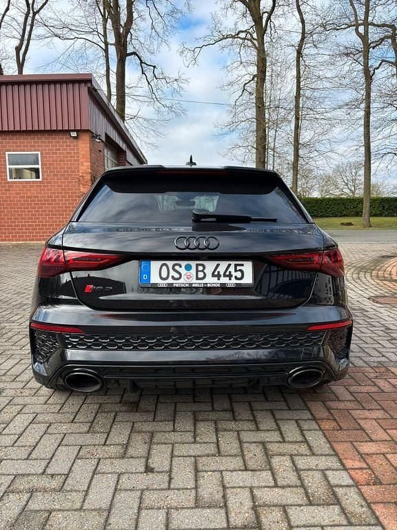 Gebraucht Audi RS3 Ambiente 400 PS (294 kW) 2023 Schwarz Limousine