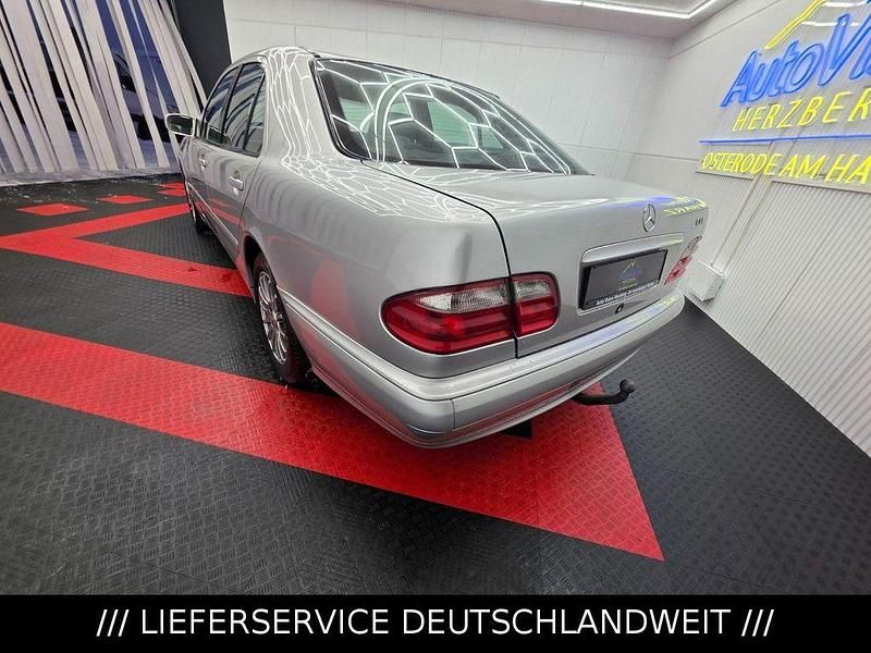 Gebraucht Mercedes E270 170 PS (125 kW) 2001 Silber Limousine