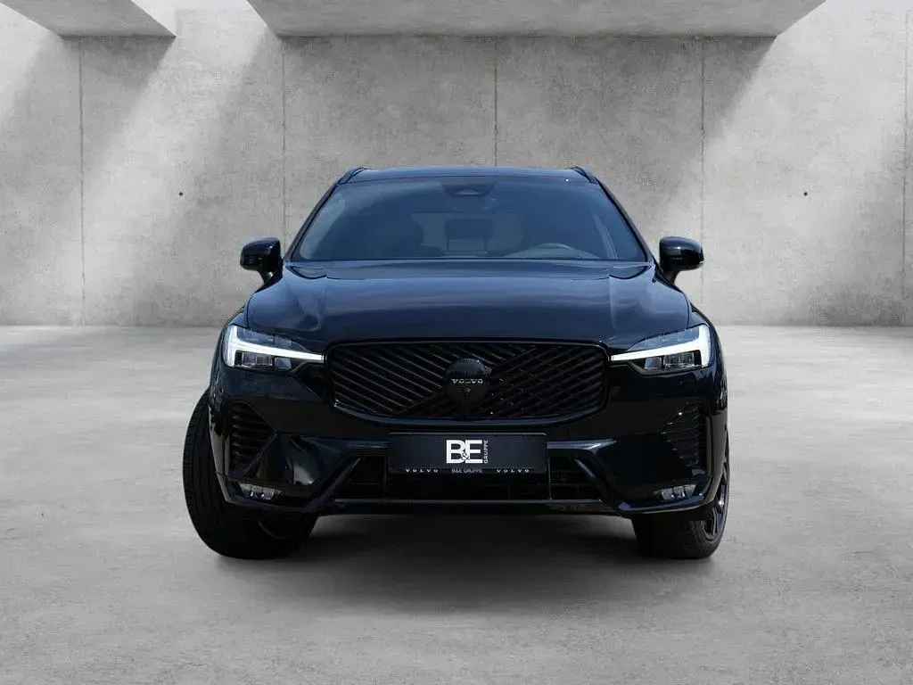 Neu Volvo XC60 Plus 250 PS (183 kW) 2026 Schwarz SUV