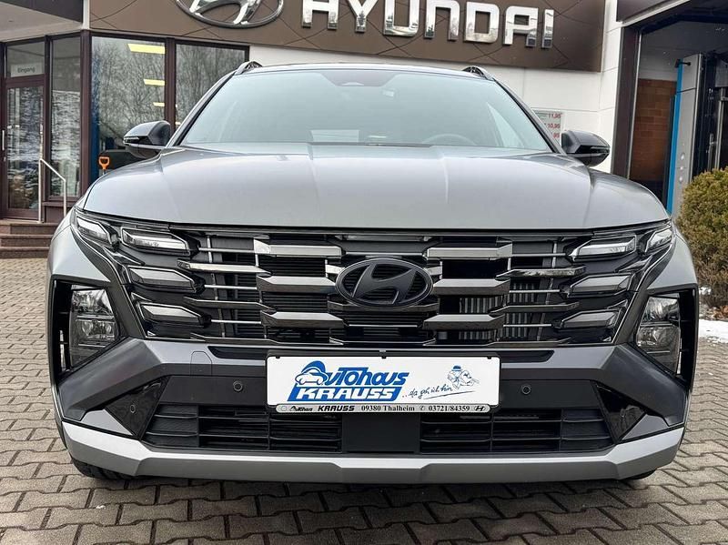 Neu Hyundai Tucson Edition+ 160 PS (117 kW) 2025 Pine green matt SUV