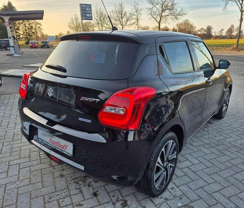 Gebraucht Suzuki Swift Comfort+ 83 PS (61 kW) 2023 Schwarz Kleinwagen