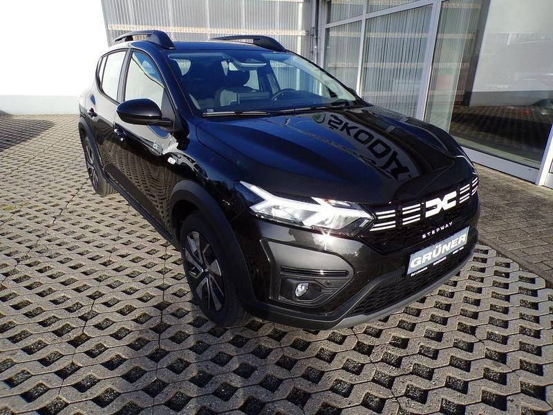 Gebraucht Dacia Sandero Expression 91 PS (66 kW) 2025 Schwarz SUV