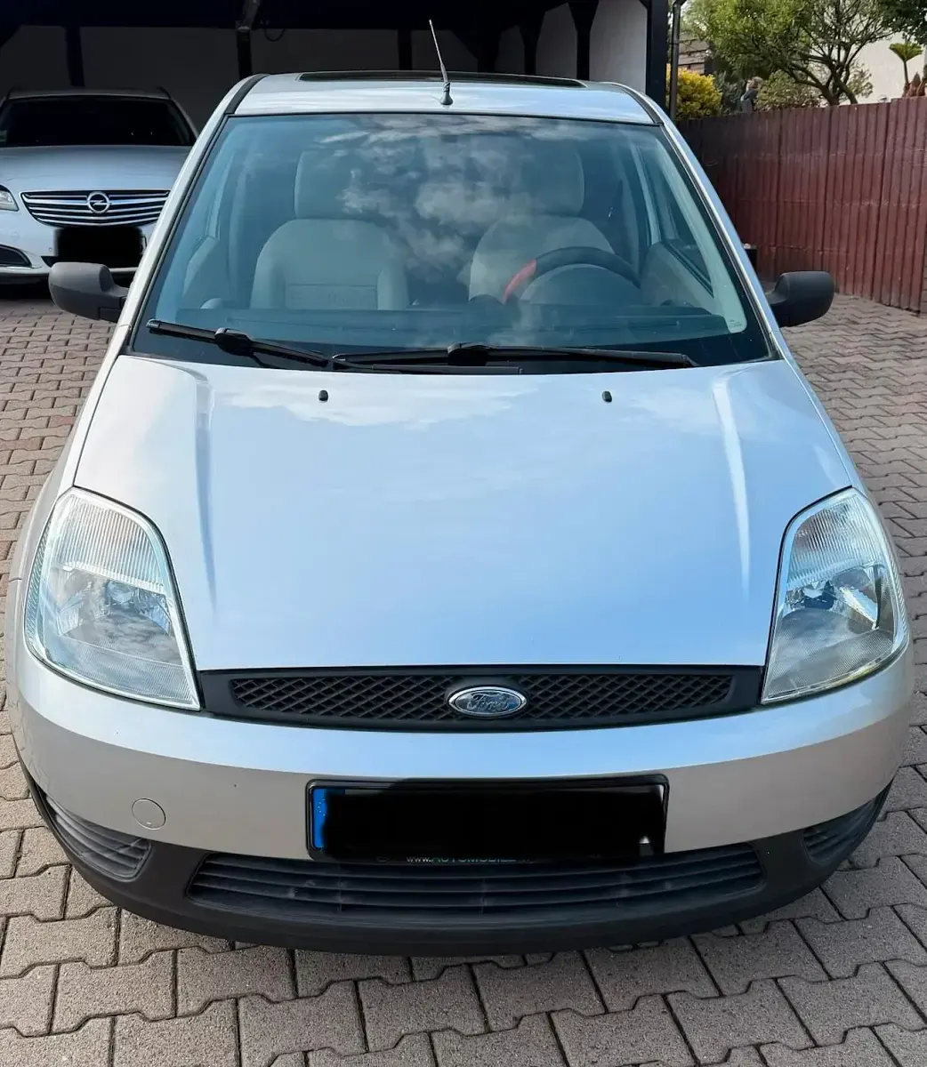 Gebraucht Ford Fiesta 80 PS (58 kW) 2005 Silber Kleinwagen