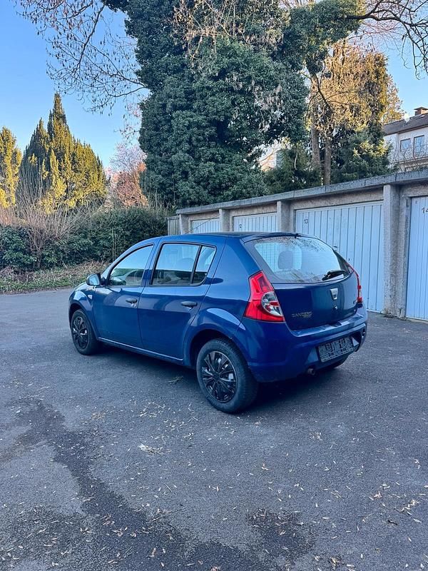 Second-hand Dacia Sandero 80 CP (58 kW) 2009 Albastru Hatchback