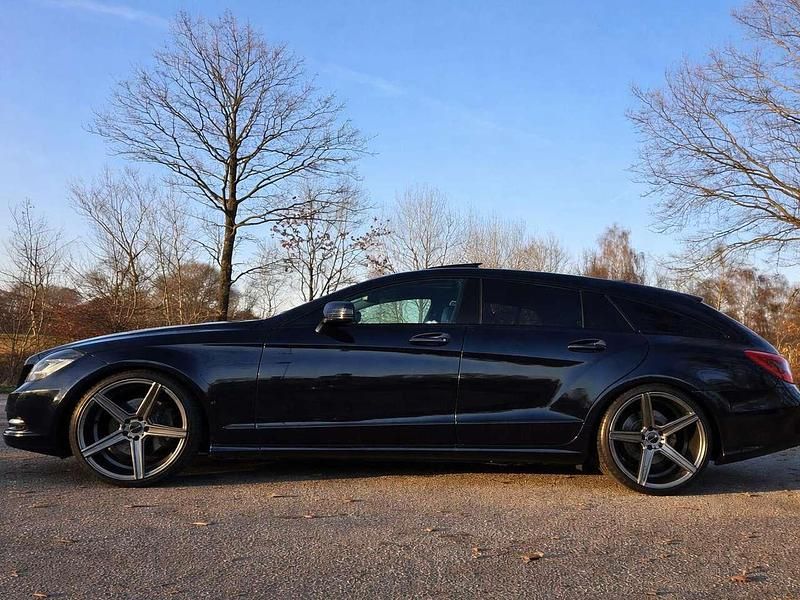 Gebraucht Mercedes CLS250 Shooting Brake 204 PS (150 kW) 2013 Blau Kombi