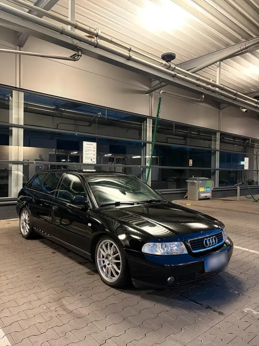 Gebraucht Audi A4 110 PS (80 kW) 1999 Schwarz Kombi