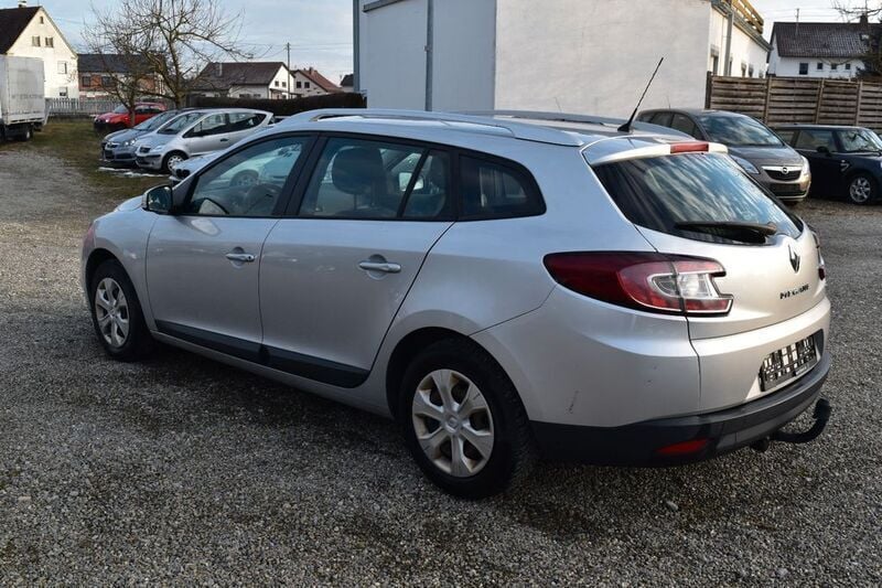 Gebraucht Renault Mégane III Expression 106 PS (77 kW) 2010 Grau Limousine