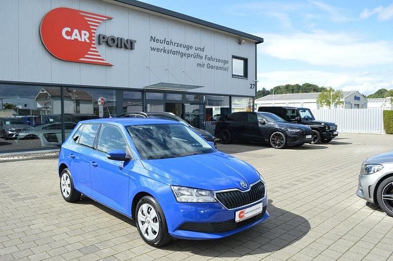 Energyblau Gebraucht 2019 Skoda Fabia Cool Plus Limousine | 9.550 € (Fairer Preis) - Bild 1/4