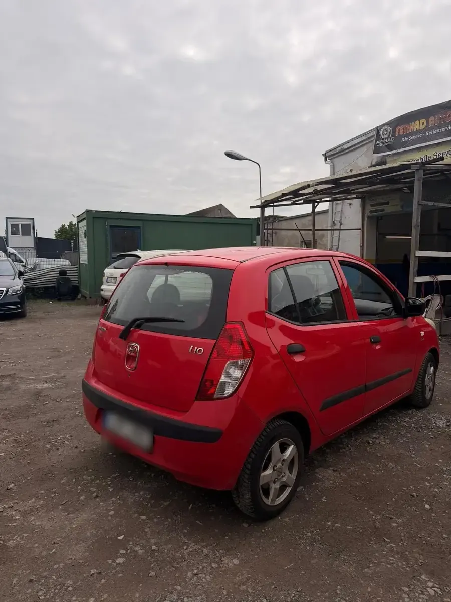 Gebraucht Hyundai i10 75 PS (55 kW) 2009 Rot Kleinwagen