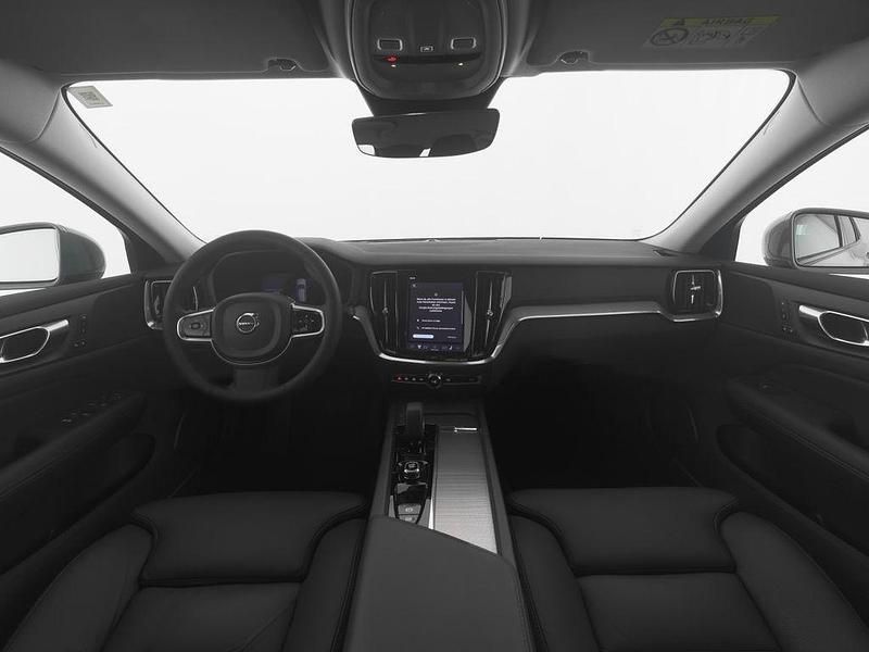 Gebraucht Volvo V60 CC Plus 197 PS (144 kW) 2024 Grau vapour grey / metallic Kombi