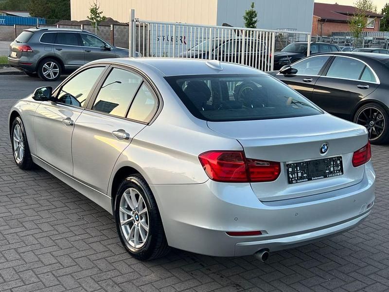 Gebraucht BMW 318 Comfort Edition 143 PS (105 kW) 2012 Silber Limousine