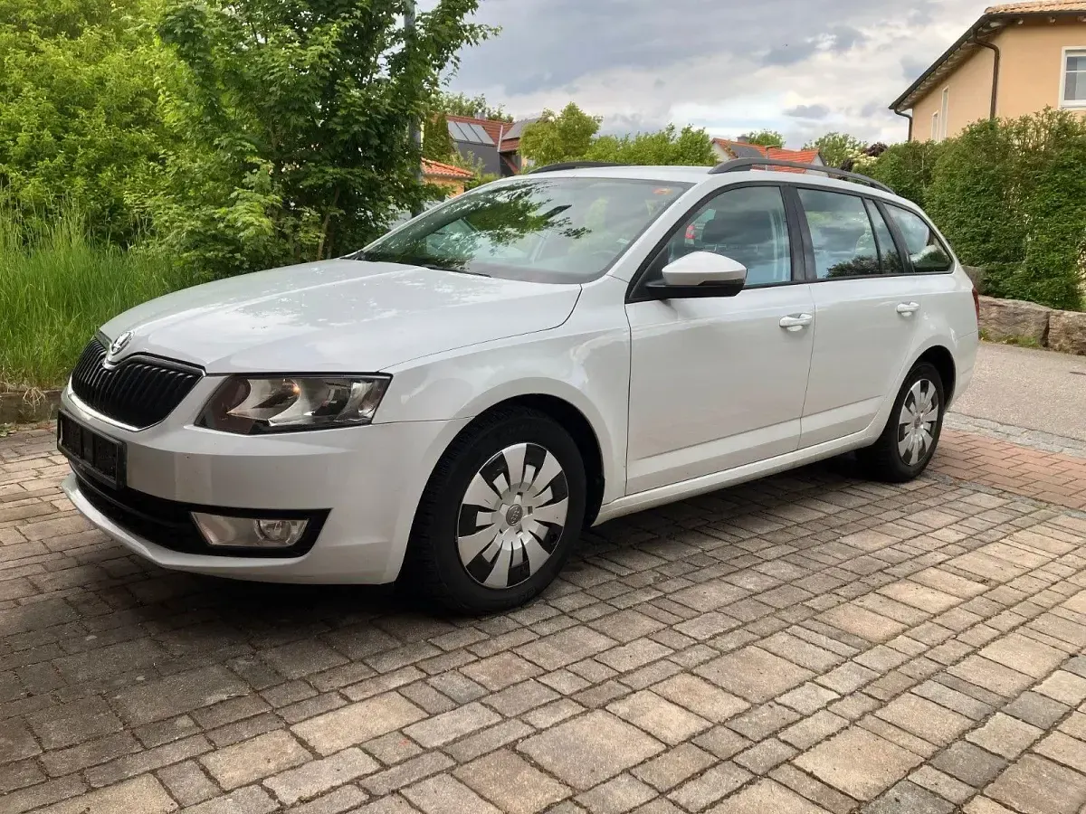 Używany Skoda Octavia 110 KM (80 kW) 2015 Biały Kombi