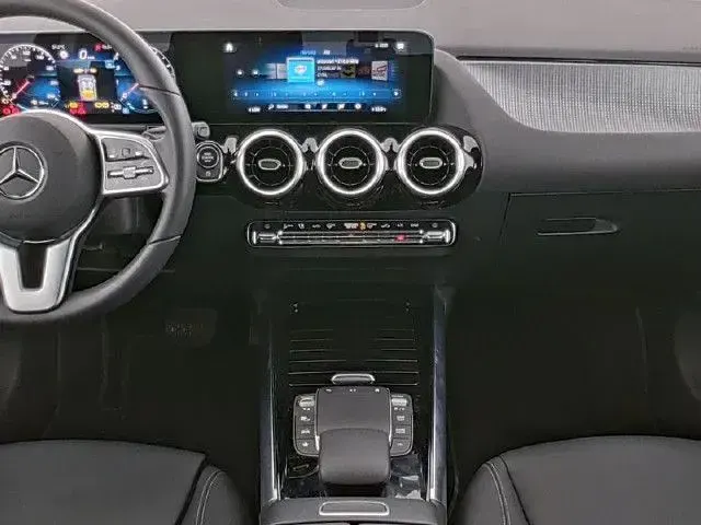 Gebraucht Mercedes B200 163 PS (119 kW) 2022 Weiß Kleinwagen
